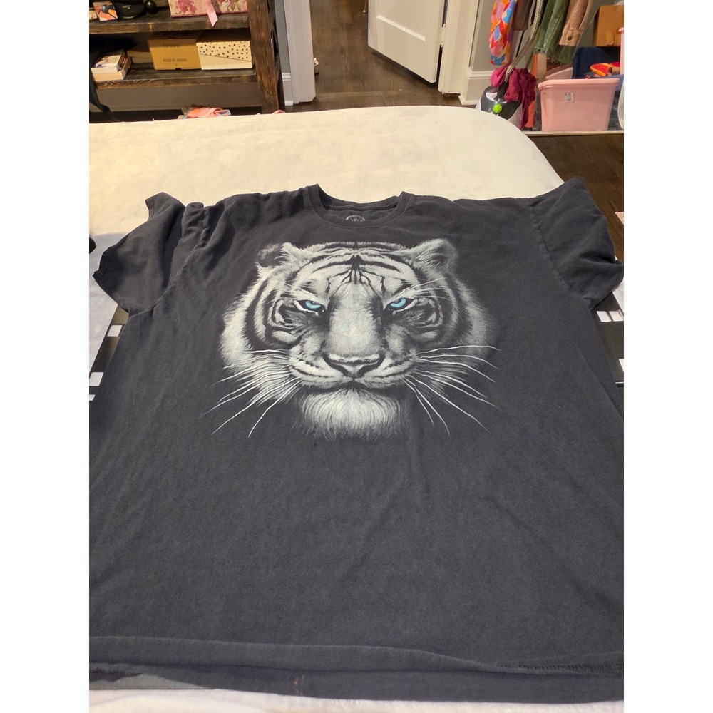 Dom White Tiger Graphic T-Shirt Black Blue Eyes Mens 2XL Short Sleeve Tee